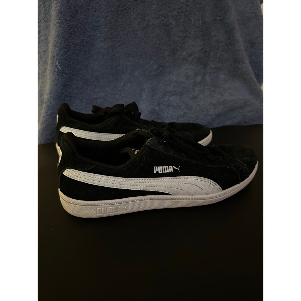 Puma Shoes Men's Size 9 Black White Classic Suede Sneakers - Picture 2 of 6